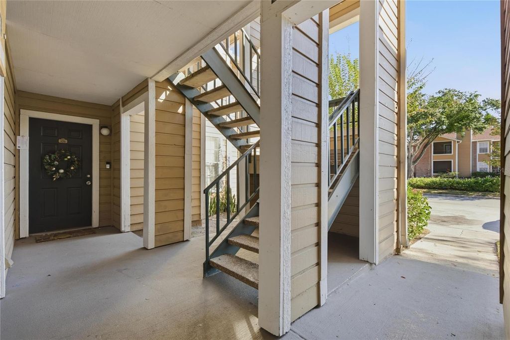 Image 28 of property listing at 4401 THORNBRIAR LANE 106, Orlando, FL 32822