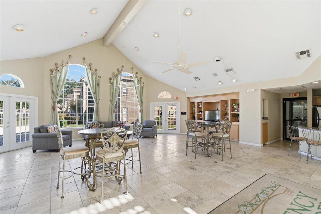 Image 6 of property listing at 4401 THORNBRIAR LANE 106, Orlando, FL 32822