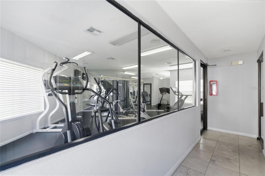 Image 7 of property listing at 4401 THORNBRIAR LANE 106, Orlando, FL 32822