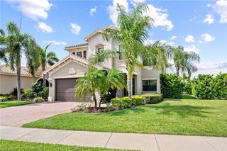 3551 Beaufort CT, Naples, FL 34119