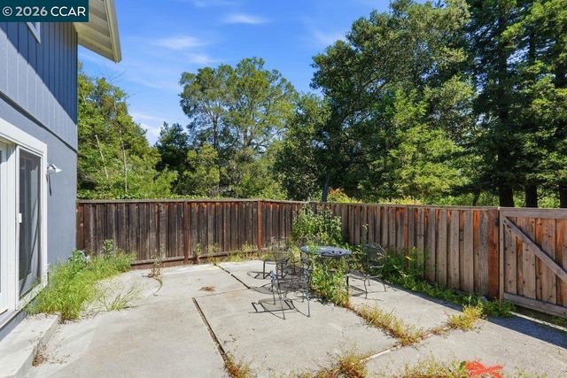 79 Miramonte Dr, Moraga, CA 94556