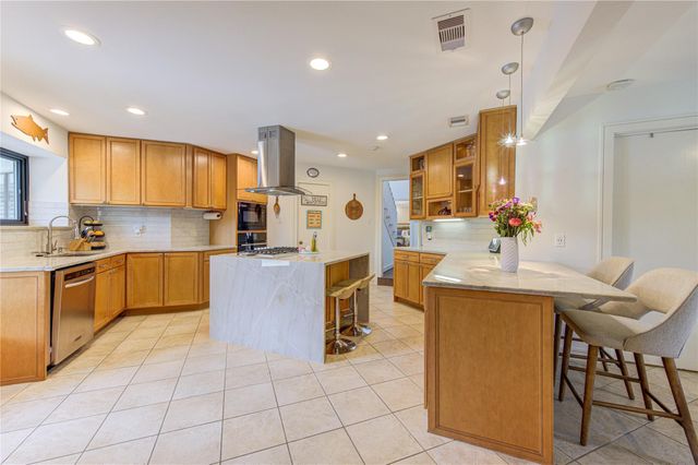 1403 E Brooklake Drive, Houston, TX 77077