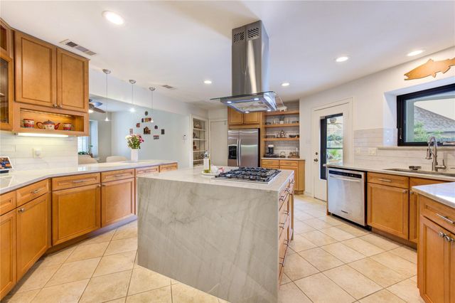 1403 E Brooklake Drive, Houston, TX 77077
