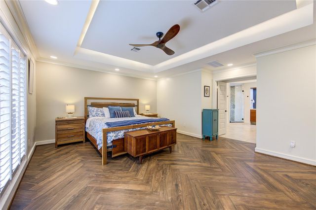 1403 E Brooklake Drive, Houston, TX 77077