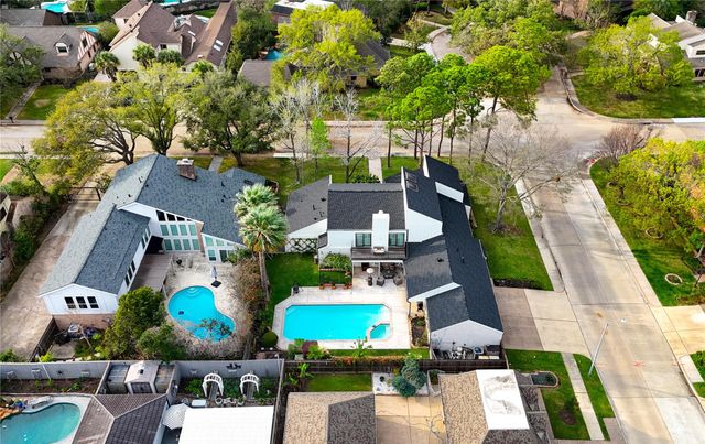 1403 E Brooklake Drive, Houston, TX 77077