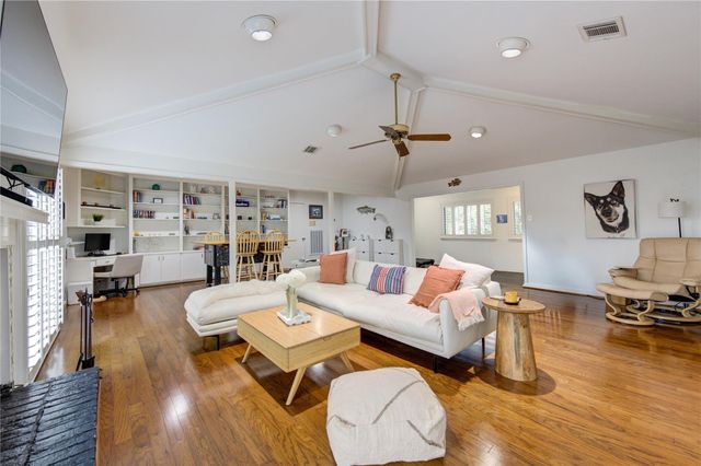 1403 E Brooklake Drive, Houston, TX 77077