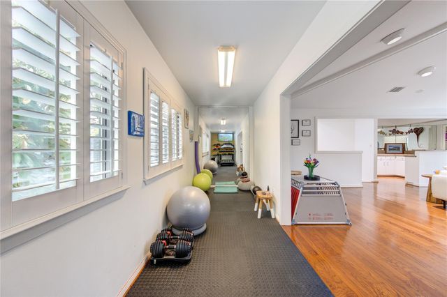 1403 E Brooklake Drive, Houston, TX 77077