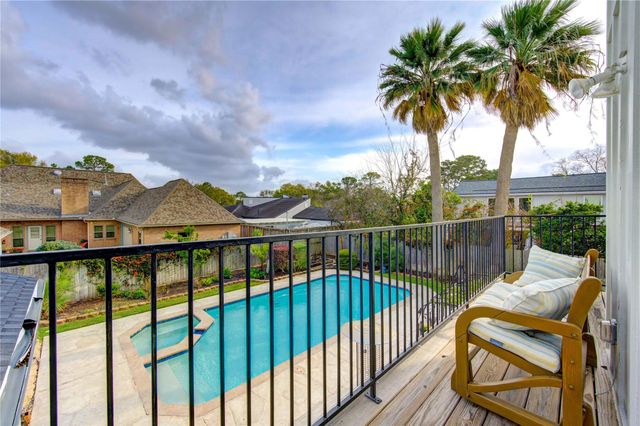 1403 E Brooklake Drive, Houston, TX 77077