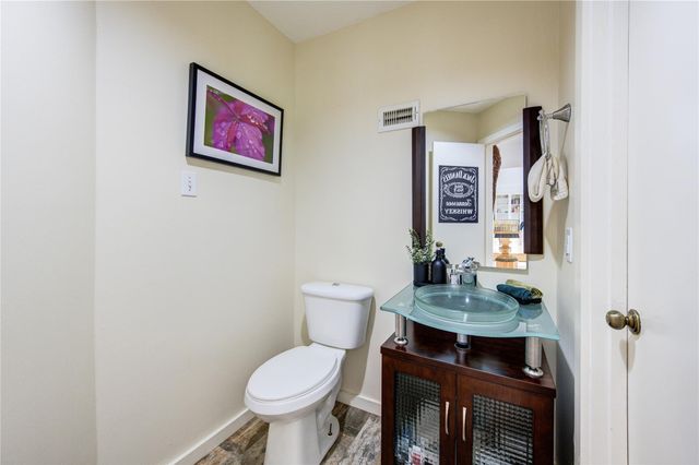 1403 E Brooklake Drive, Houston, TX 77077