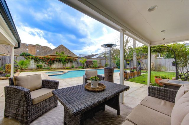 1403 E Brooklake Drive, Houston, TX 77077