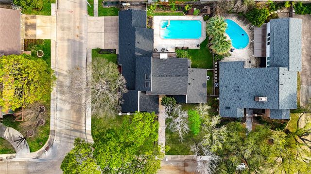 1403 E Brooklake Drive, Houston, TX 77077
