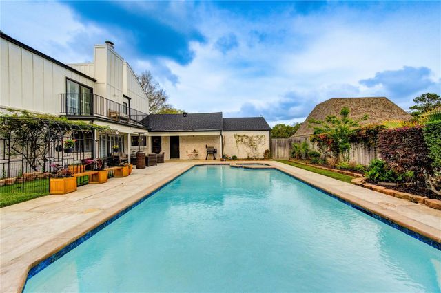 1403 E Brooklake Drive, Houston, TX 77077
