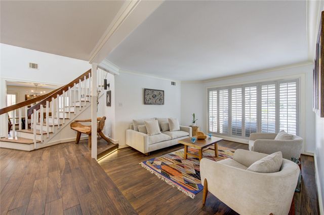 1403 E Brooklake Drive, Houston, TX 77077