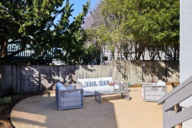 211 Washington Boulevard, Half Moon Bay, CA 94019
