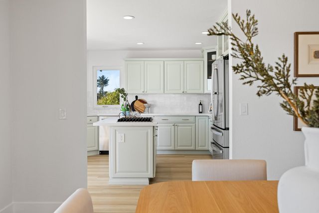 211 Washington Boulevard, Half Moon Bay, CA 94019