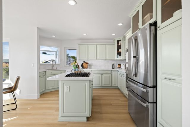 211 Washington Boulevard, Half Moon Bay, CA 94019