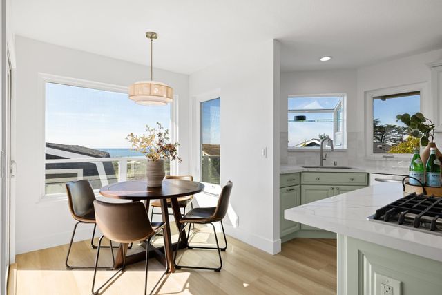 211 Washington Boulevard, Half Moon Bay, CA 94019