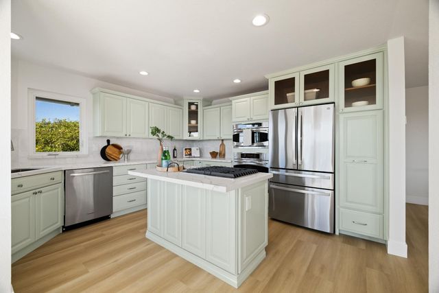 211 Washington Boulevard, Half Moon Bay, CA 94019