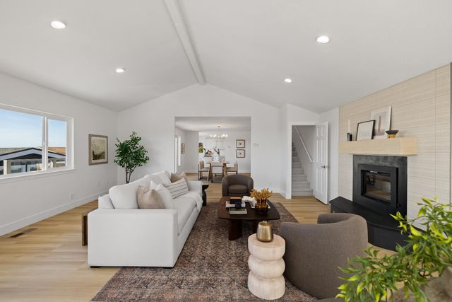 211 Washington Boulevard, Half Moon Bay, CA 94019