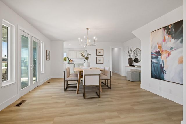 211 Washington Boulevard, Half Moon Bay, CA 94019