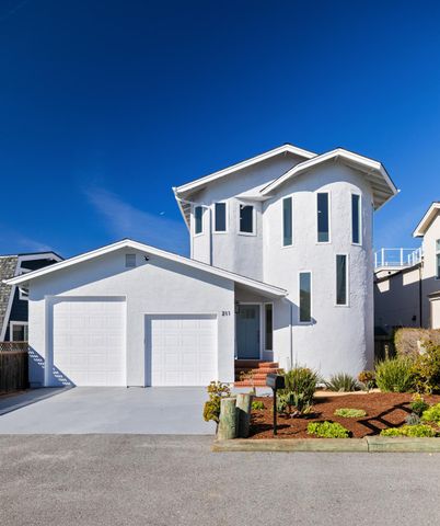 211 Washington Boulevard, Half Moon Bay, CA 94019