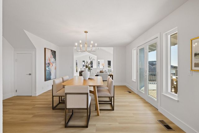 211 Washington Boulevard, Half Moon Bay, CA 94019