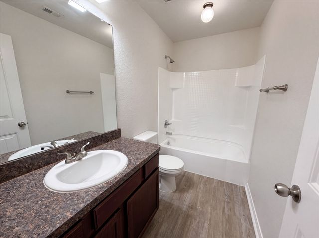 2824 Saint Bernard Drive, Dallas, TX 75233