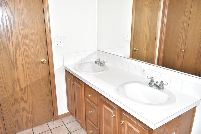 2409 N Parkridge, Wichita, KS 67205