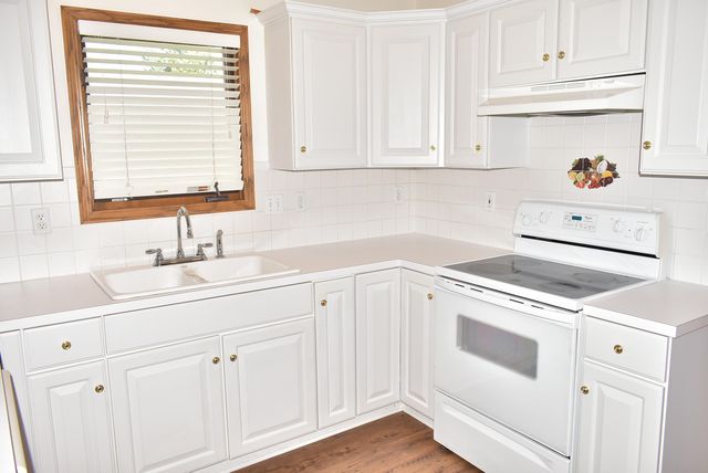 2409 N Parkridge, Wichita, KS 67205