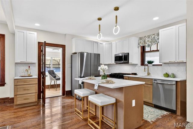 4252 Gertrude Avenue, St Louis, MO 63116