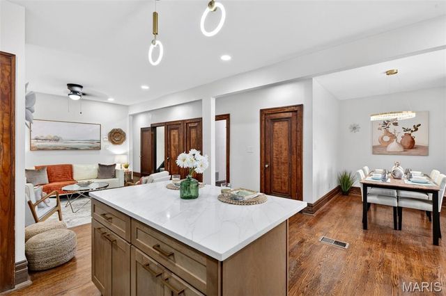 4252 Gertrude Avenue, St Louis, MO 63116
