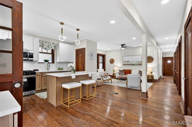 4252 Gertrude Avenue, St Louis, MO 63116