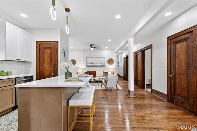 4252 Gertrude Avenue, St Louis, MO 63116
