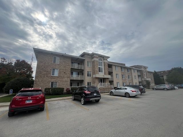 4222 W 77th Street 202, Chicago, IL 60652