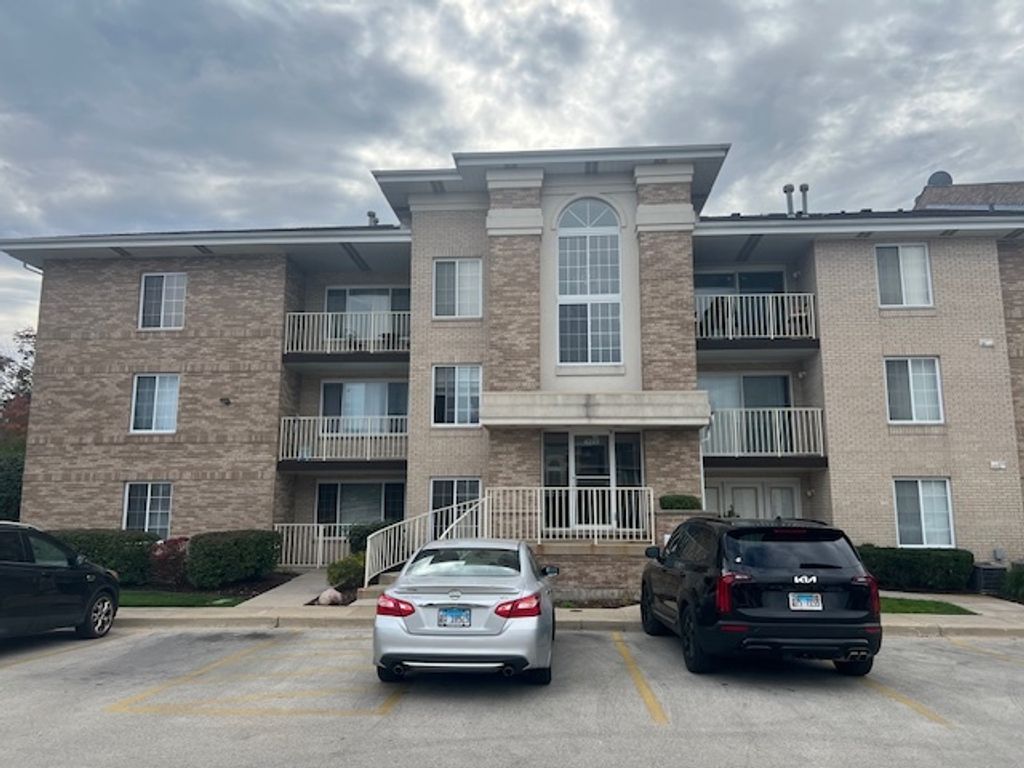4222 W 77th Street 202, Chicago, IL 60652