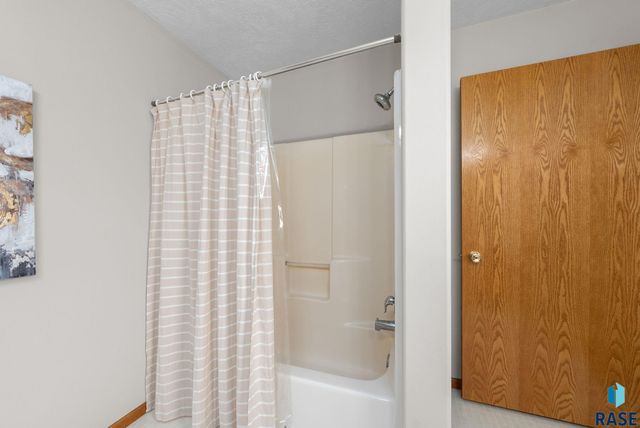 6418 W Hillary Dr Drive, Sioux Falls, SD 57106