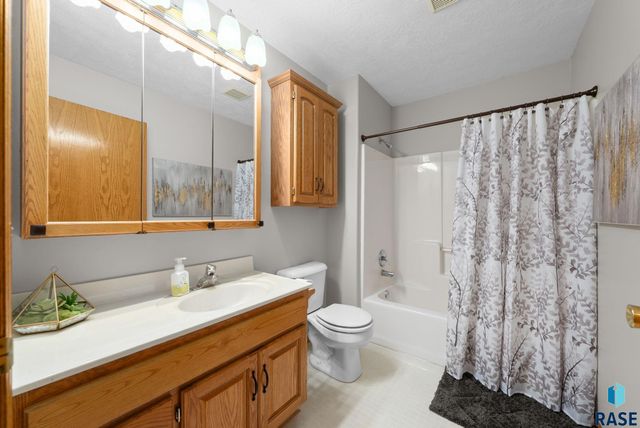 6418 W Hillary Dr Drive, Sioux Falls, SD 57106