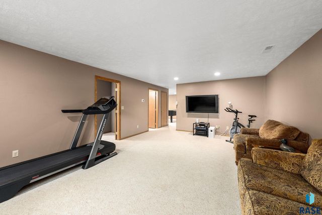 6418 W Hillary Dr Drive, Sioux Falls, SD 57106