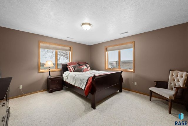 6418 W Hillary Dr Drive, Sioux Falls, SD 57106