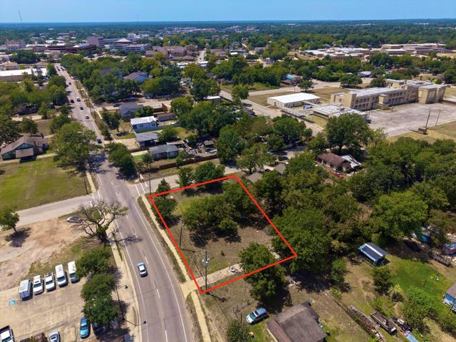 406 E Phillips Street, Conroe, TX 77301