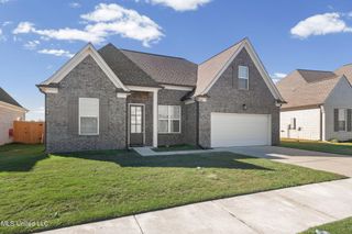 9205 S Lakeside Circle, Walls, MS 38680