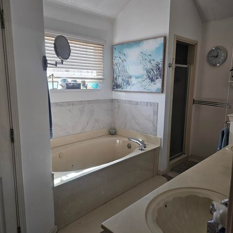 8675 E SANDY HILL CV E, Memphis, TN 38018