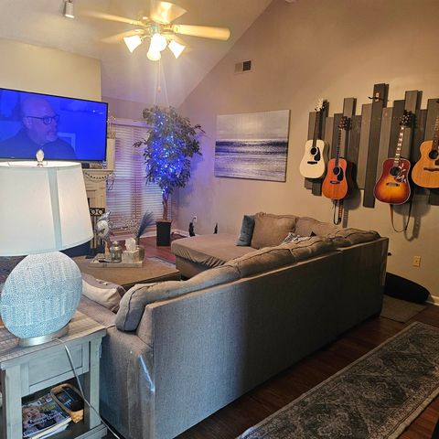 8675 E SANDY HILL CV E, Memphis, TN 38018