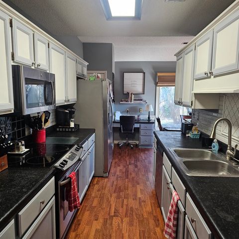 8675 E SANDY HILL CV E, Memphis, TN 38018