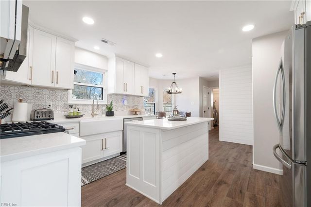 504 Sydenham BLVD, Chesapeake, VA 23322