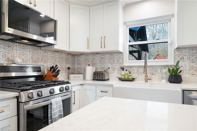 504 Sydenham BLVD, Chesapeake, VA 23322