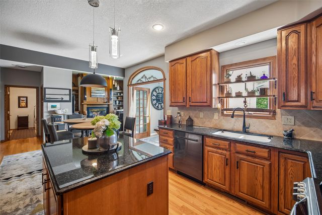 8111 Wellington Boulevard, Johnston, IA 50131