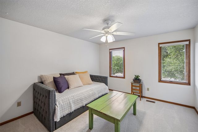 8111 Wellington Boulevard, Johnston, IA 50131