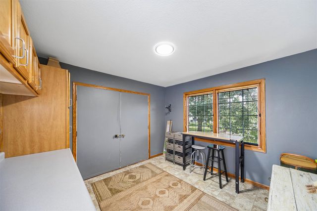 8111 Wellington Boulevard, Johnston, IA 50131