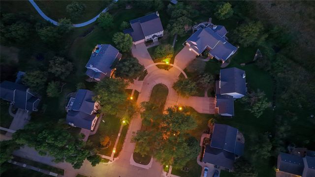 8111 Wellington Boulevard, Johnston, IA 50131